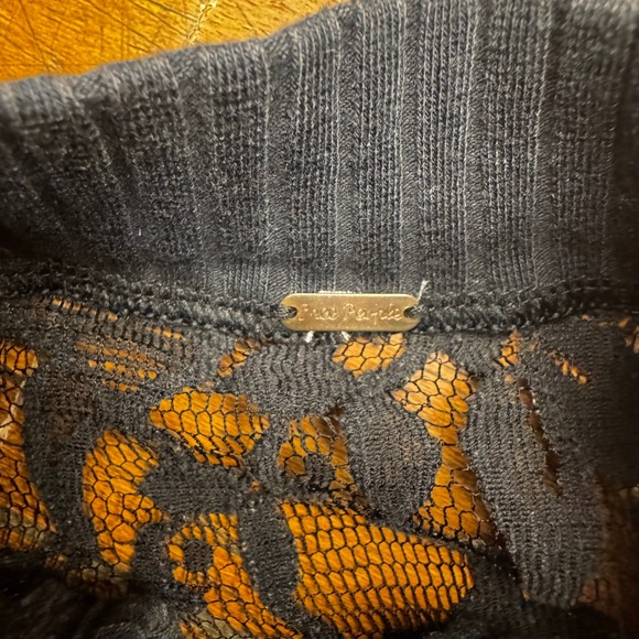 Free People Black Ribbed Lace Yoke Keyhole Mock Neck Long Sleeve Top Womens - Picture 3 of 4